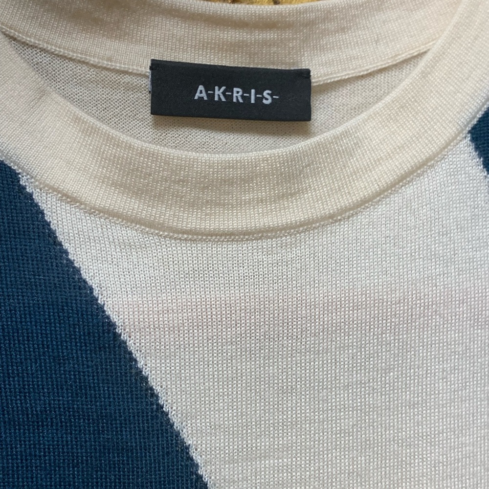 Akris Elegant Cream and Navy Top